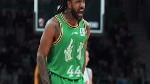 “皇马铁闸续约成功：现实版‘逆袭英雄’亮相”